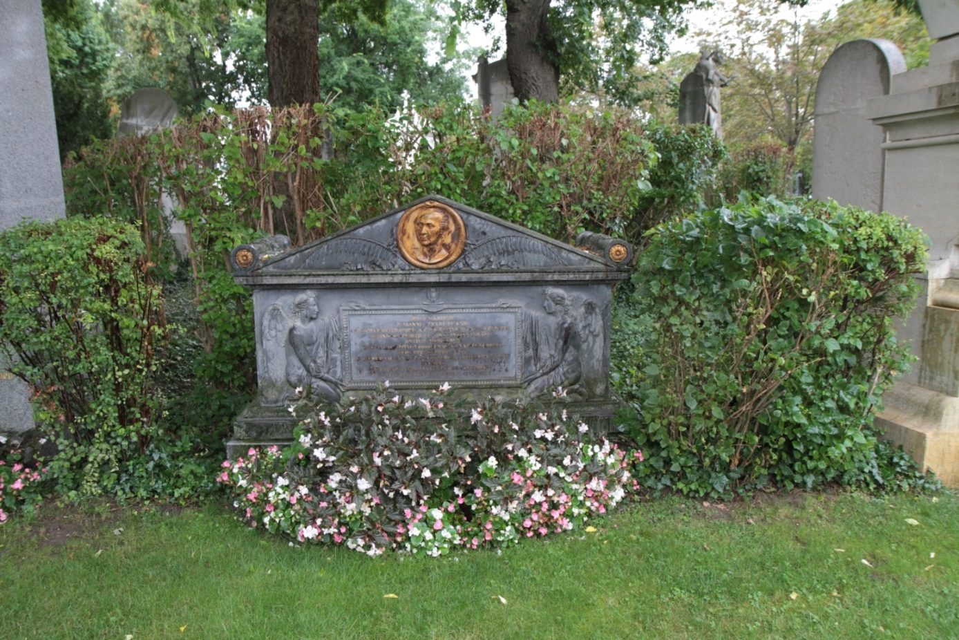Johann Peter Frank's tomb, Vienna - 02.JPG